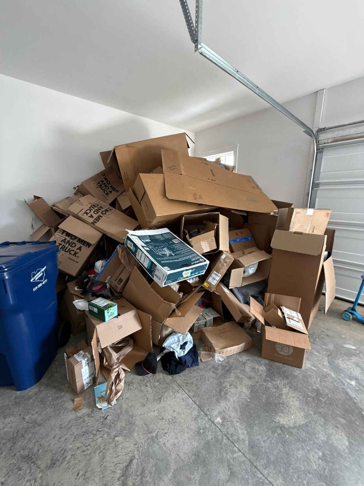 Junk and furniture loaded for haul-away service